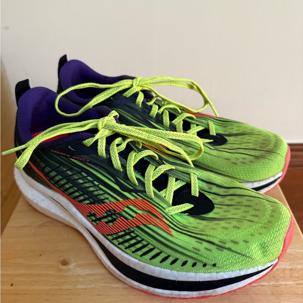 Mens 9.5 Saucony Endorphin Speed 2 Road-Running Shoes